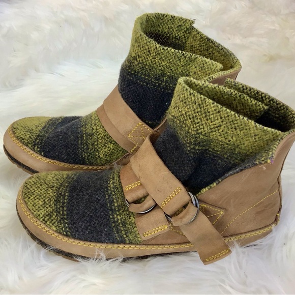 Sorel Yaquina Blanket Boots Wool Leather Strap Ankle Boho Outdoor Size 8 - Picture 2 of 7
